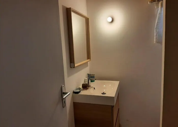 Maison Confortable Pour 4 A Avec Terrasse Et Parking - Fr-1-239-929 *